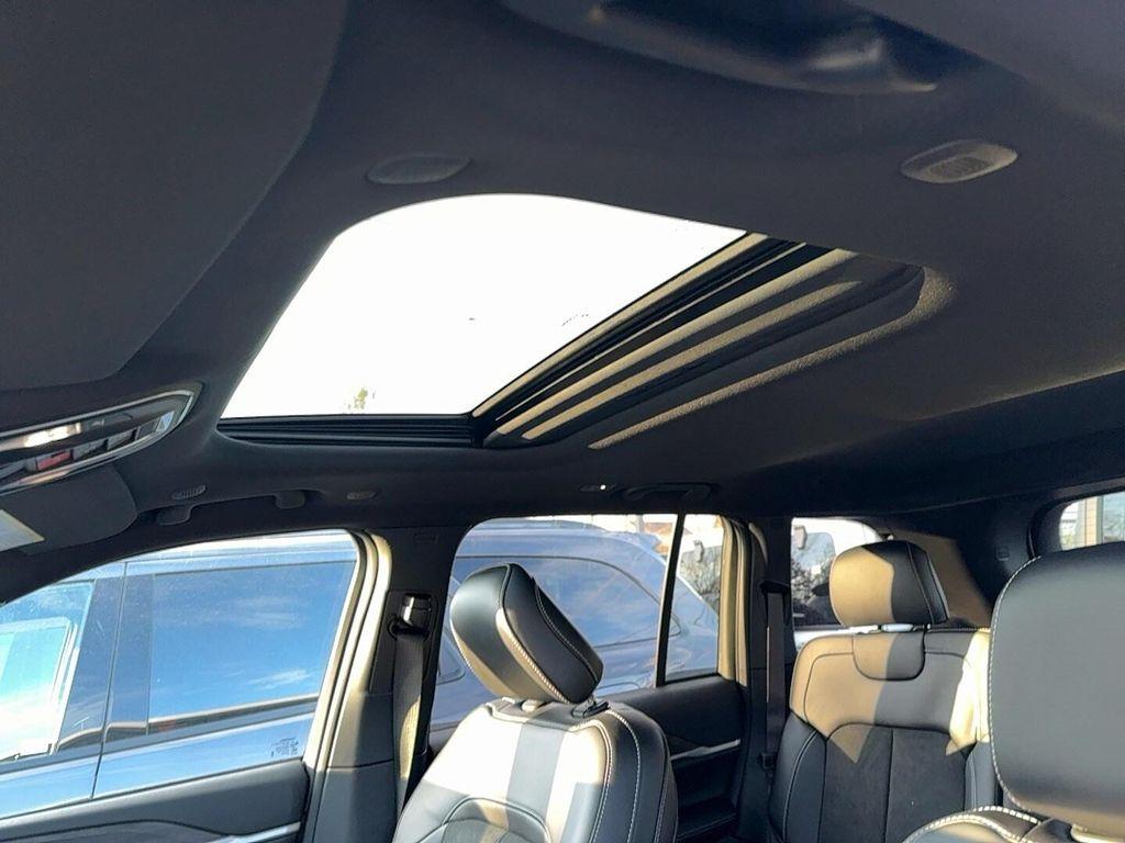 new 2026 Jeep Grand Cherokee car, priced at $48,155