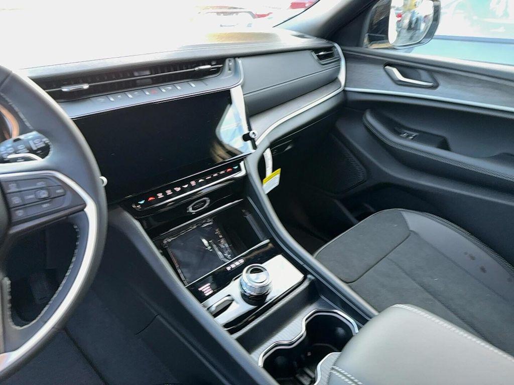 new 2026 Jeep Grand Cherokee car, priced at $48,155