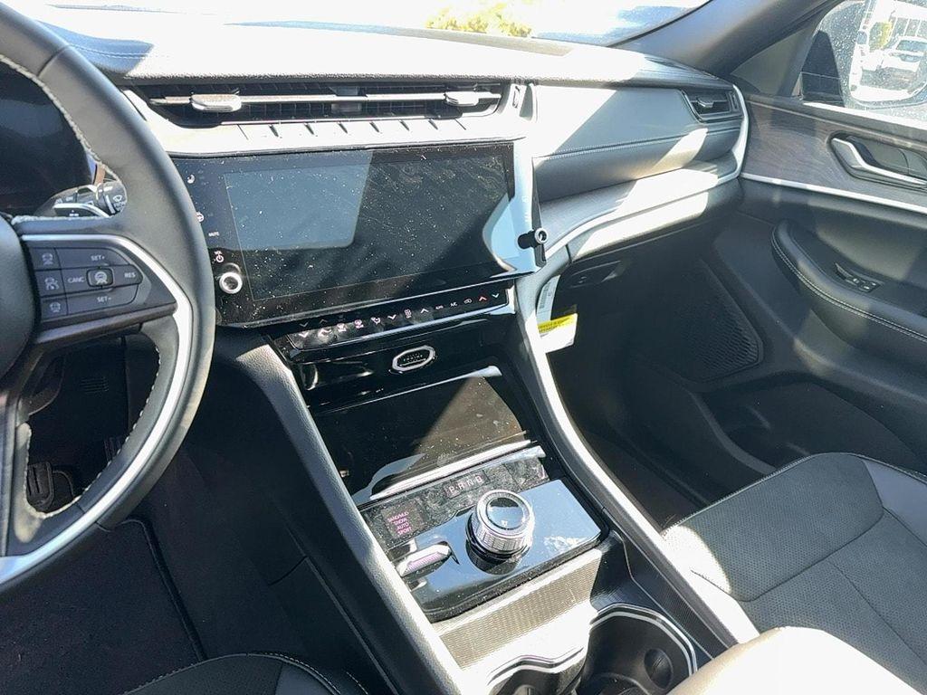 new 2026 Jeep Grand Cherokee car, priced at $49,275