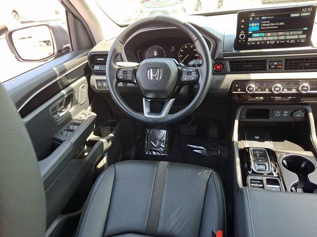 used 2025 Honda Pilot car, priced at $42,421