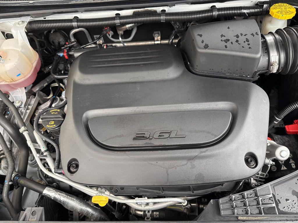 used 2025 Chrysler Pacifica car, priced at $29,484