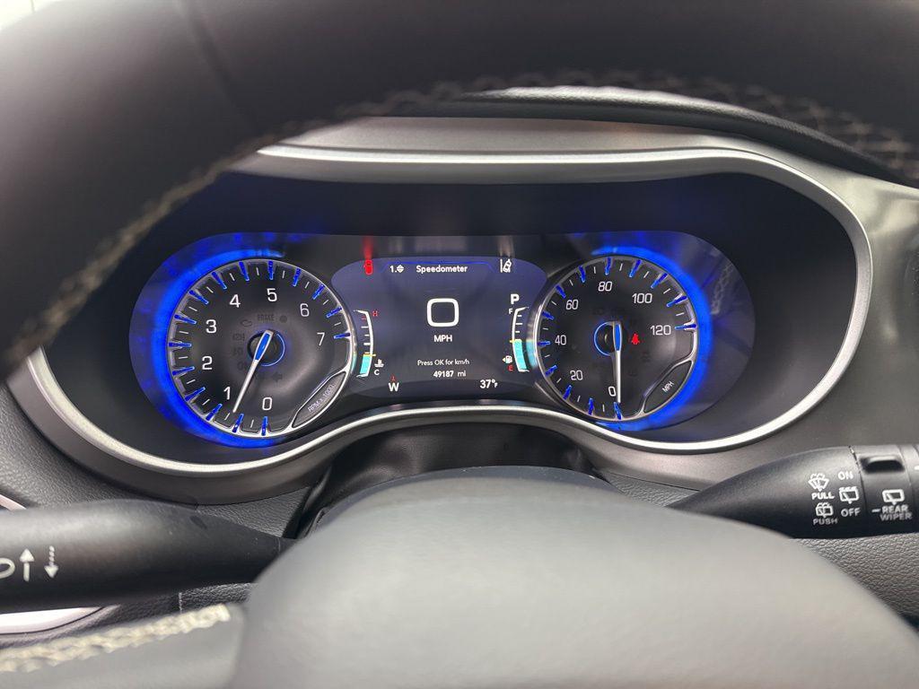 used 2025 Chrysler Pacifica car, priced at $29,484