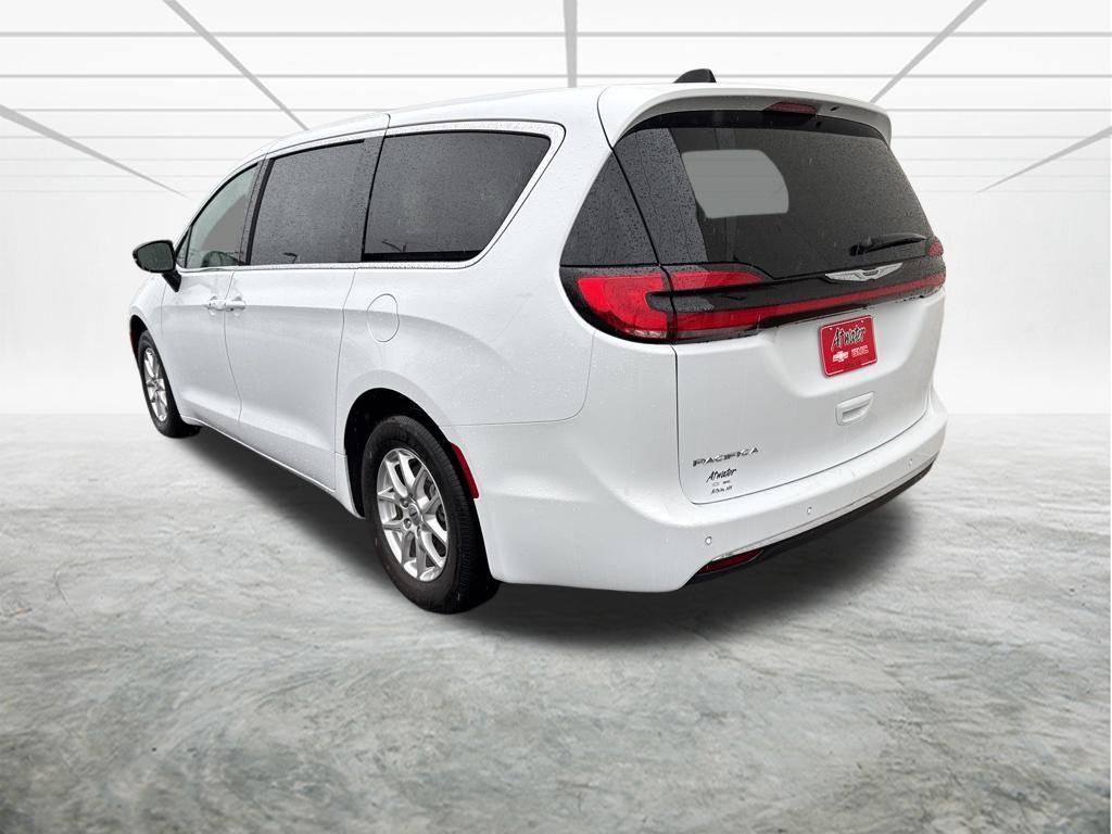 used 2025 Chrysler Pacifica car, priced at $29,484