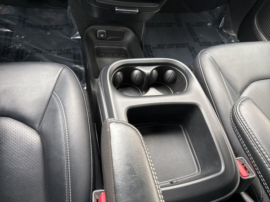 used 2025 Chrysler Pacifica car, priced at $29,484