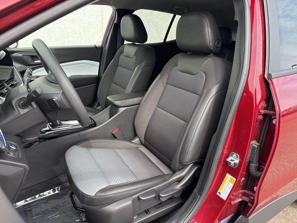 used 2025 Chevrolet Trax car, priced at $21,362