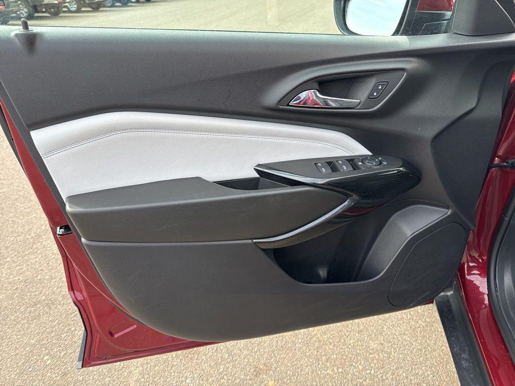 used 2025 Chevrolet Trax car, priced at $21,362