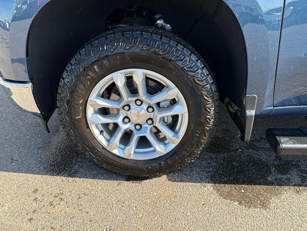 used 2024 Chevrolet Silverado 1500 car, priced at $43,727