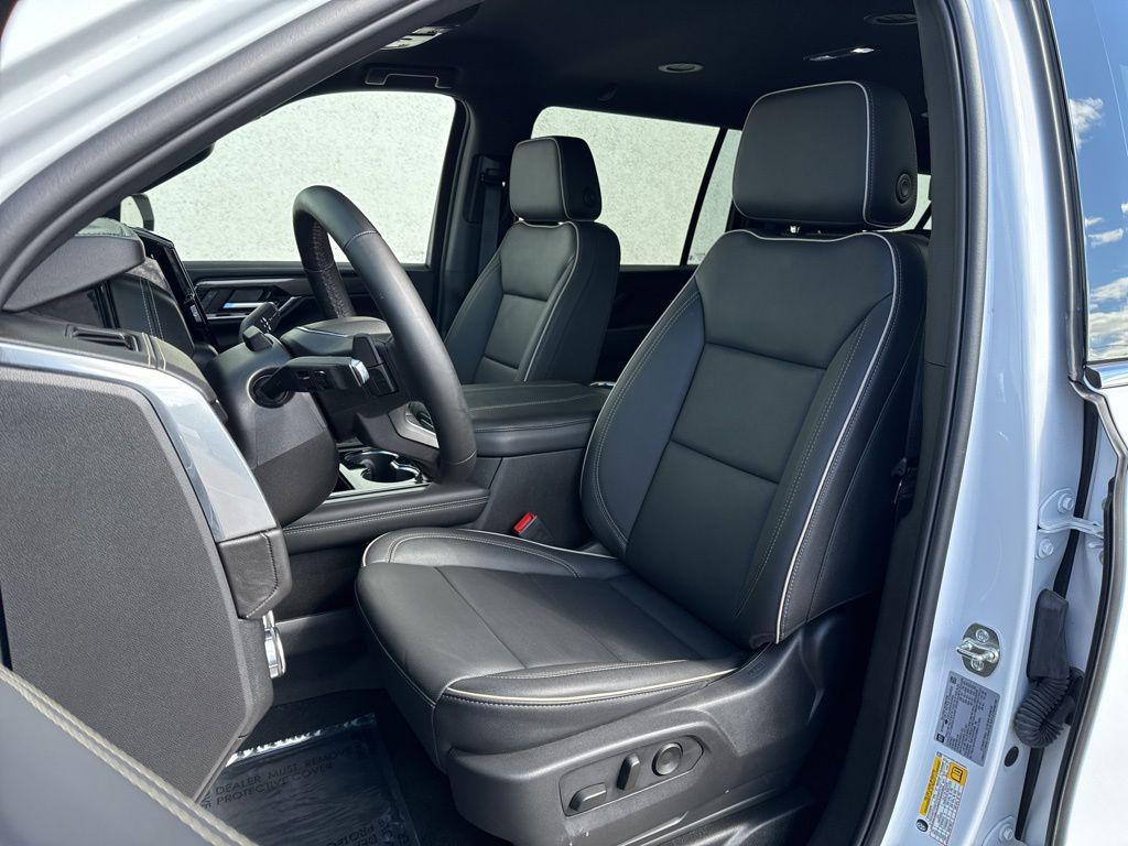 used 2025 GMC Yukon XL car, priced at $71,176