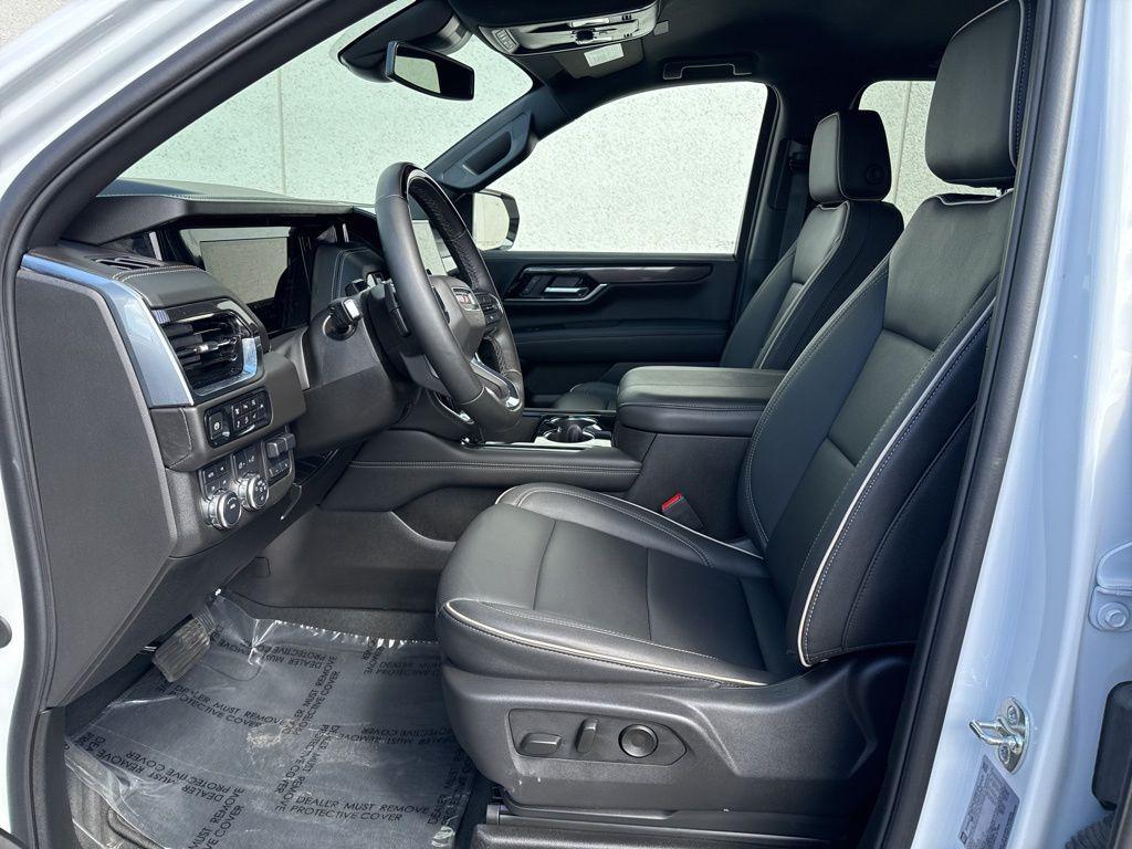 used 2025 GMC Yukon XL car, priced at $71,176