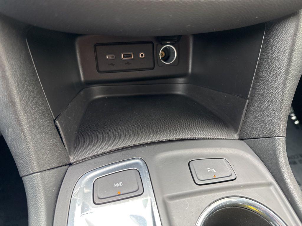 used 2024 Chevrolet Equinox car, priced at $21,483