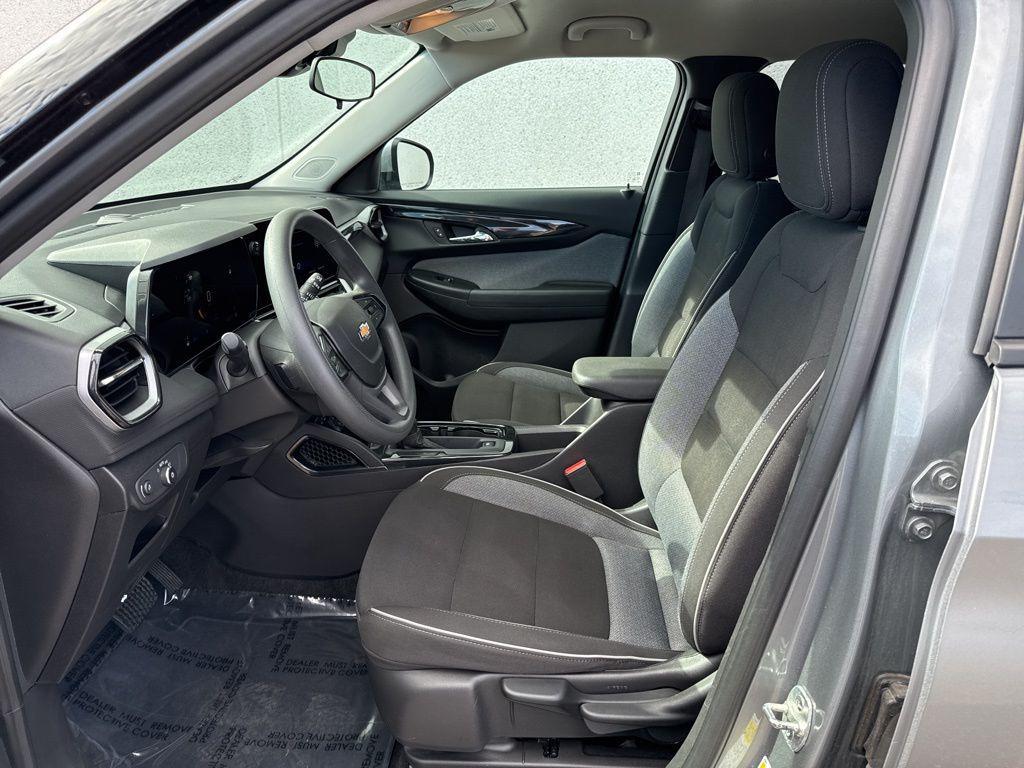 used 2025 Chevrolet TrailBlazer car, priced at $22,394