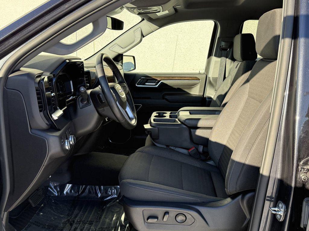 used 2024 GMC Sierra 1500 car, priced at $35,994