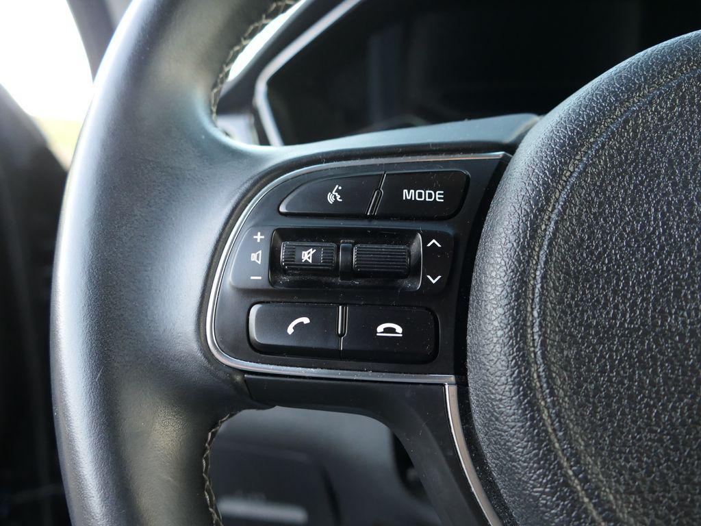 used 2022 Kia Niro Plug-In Hybrid car, priced at $20,000