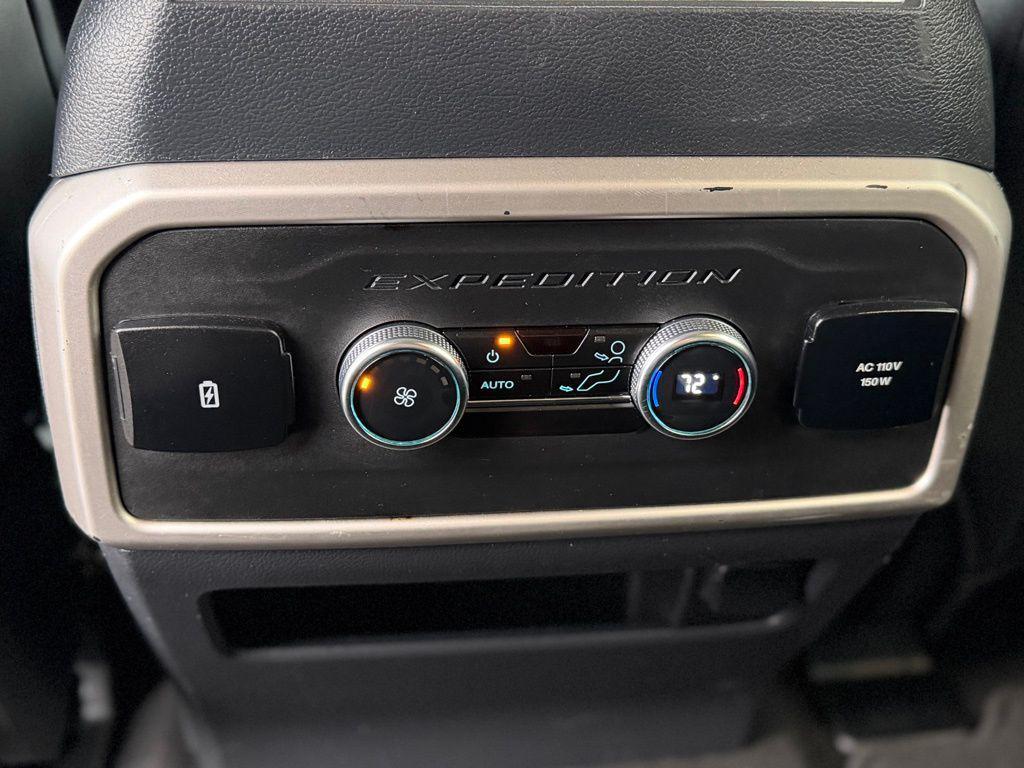 used 2024 Ford Expedition car, priced at $37,803