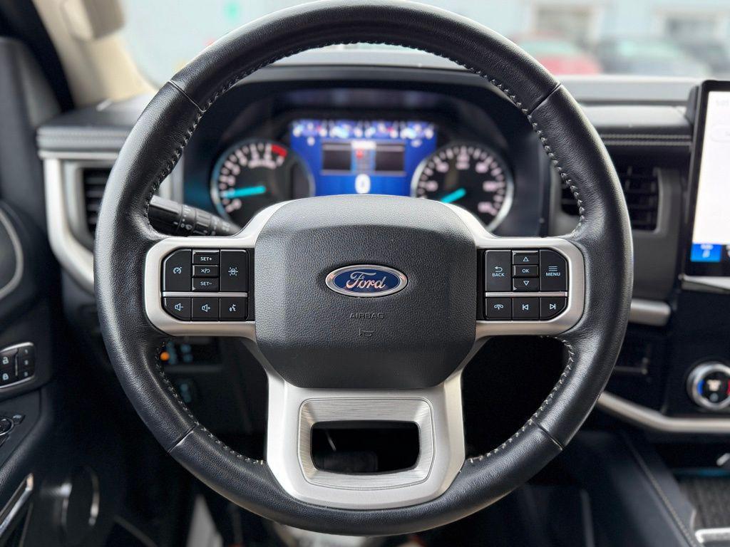 used 2024 Ford Expedition car, priced at $37,803