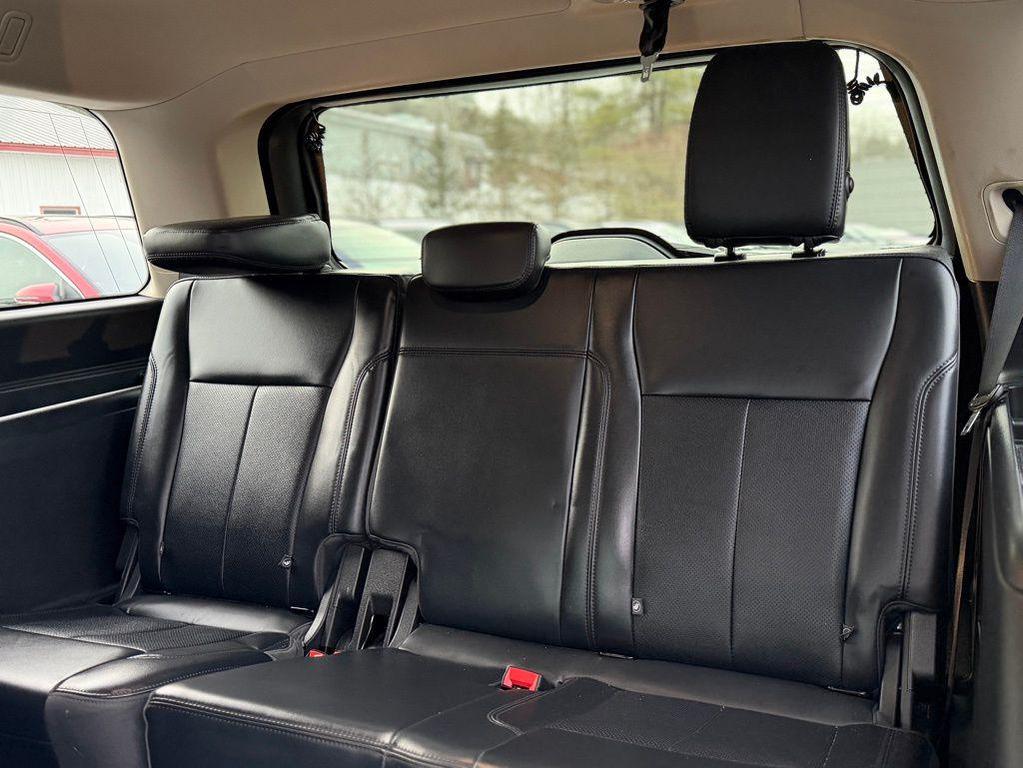 used 2024 Ford Expedition car, priced at $37,803