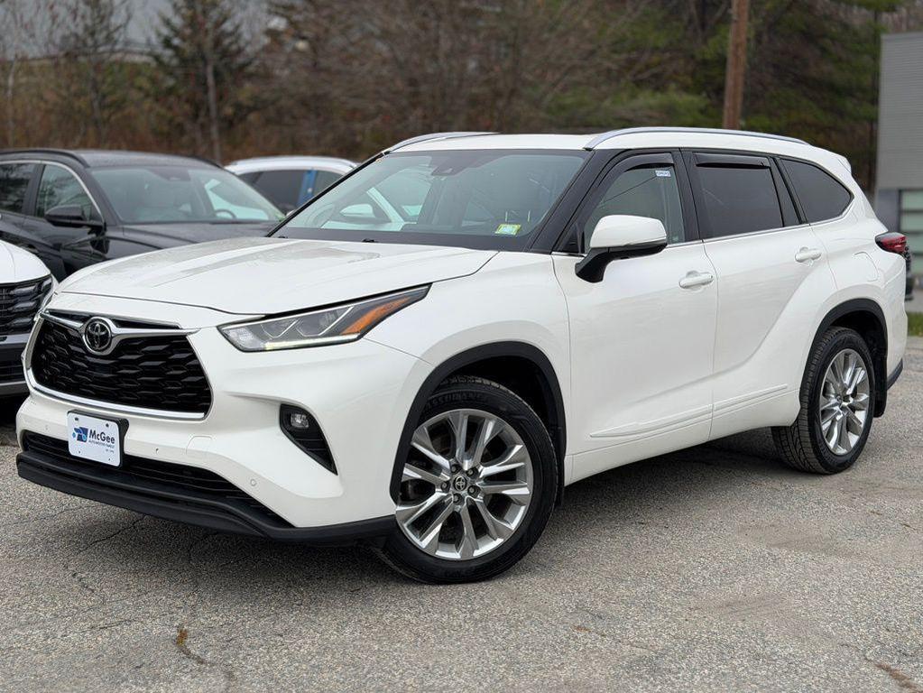 used 2021 Toyota Highlander car, priced at $30,109