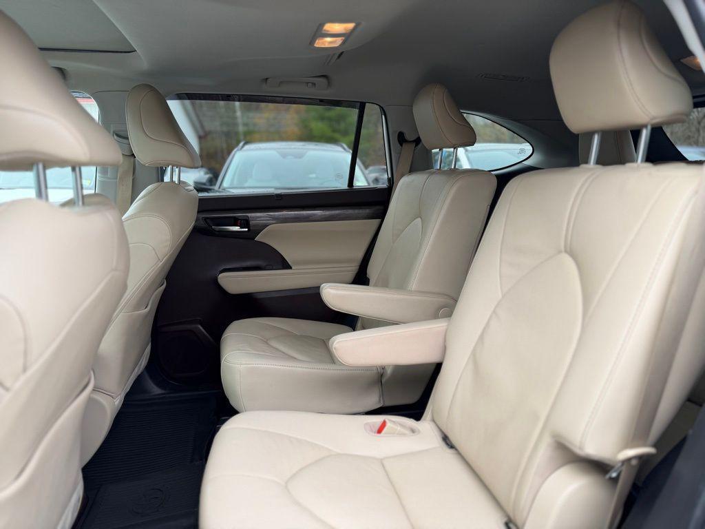 used 2021 Toyota Highlander car, priced at $29,388