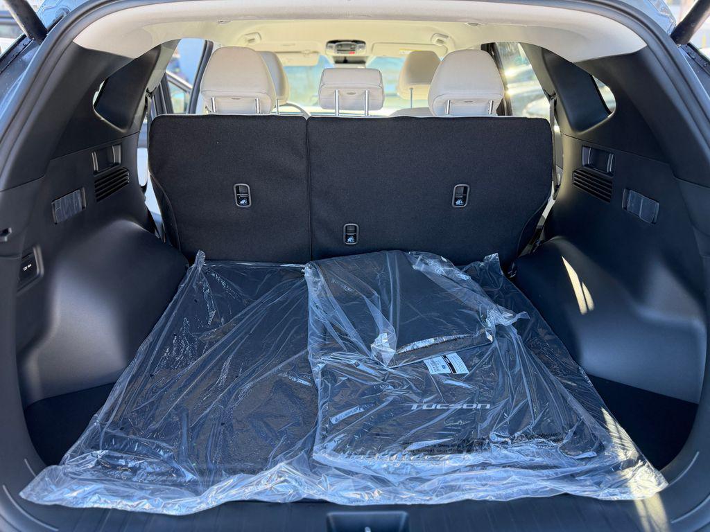 new 2026 Hyundai TUCSON Hybrid car, priced at $33,035