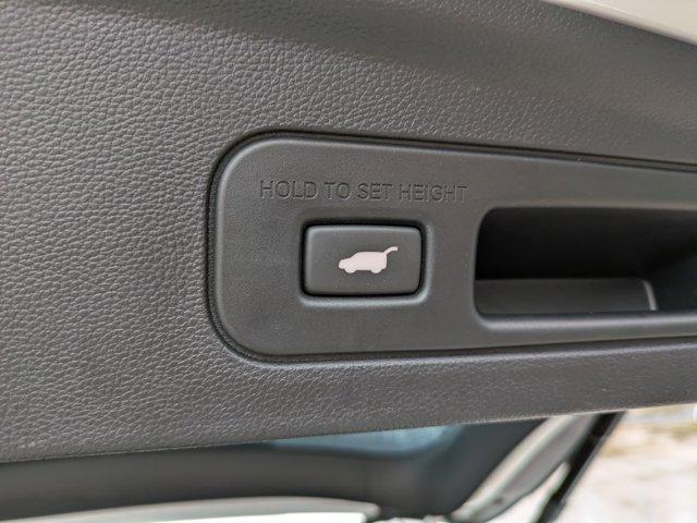 used 2022 Acura MDX car, priced at $32,984