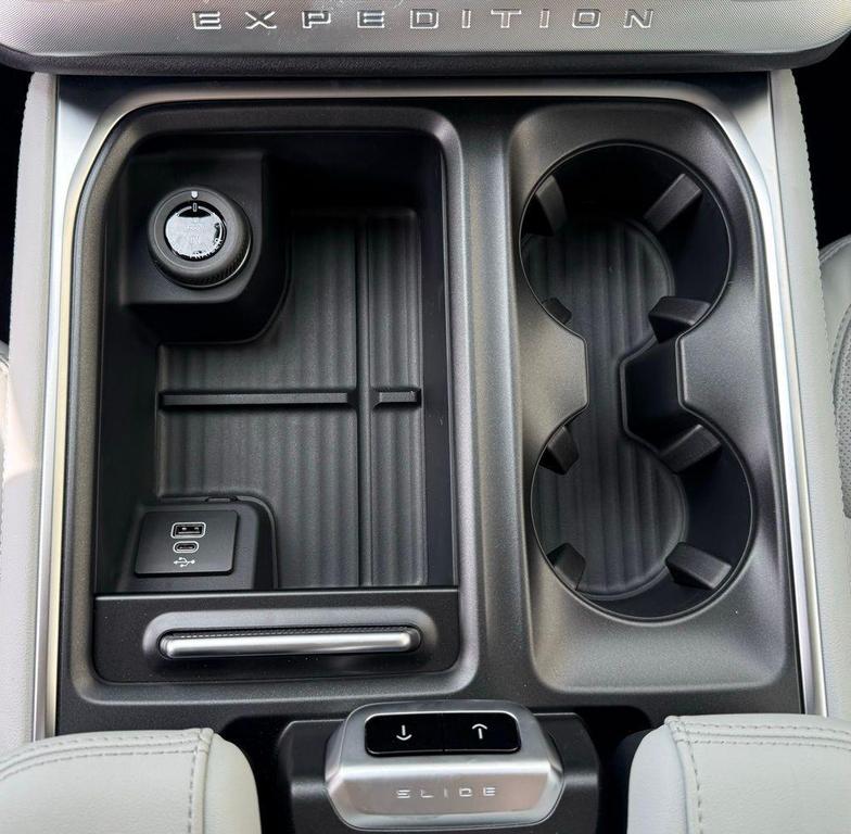 new 2026 Ford Expedition car, priced at $82,305