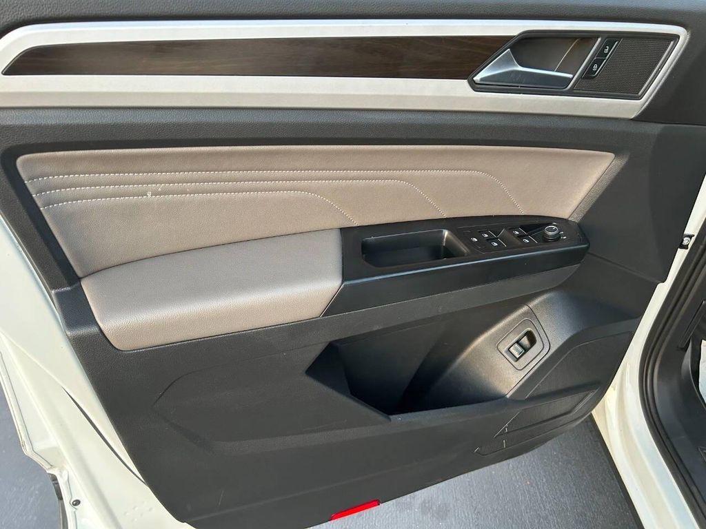 used 2021 Volkswagen Atlas car, priced at $18,995