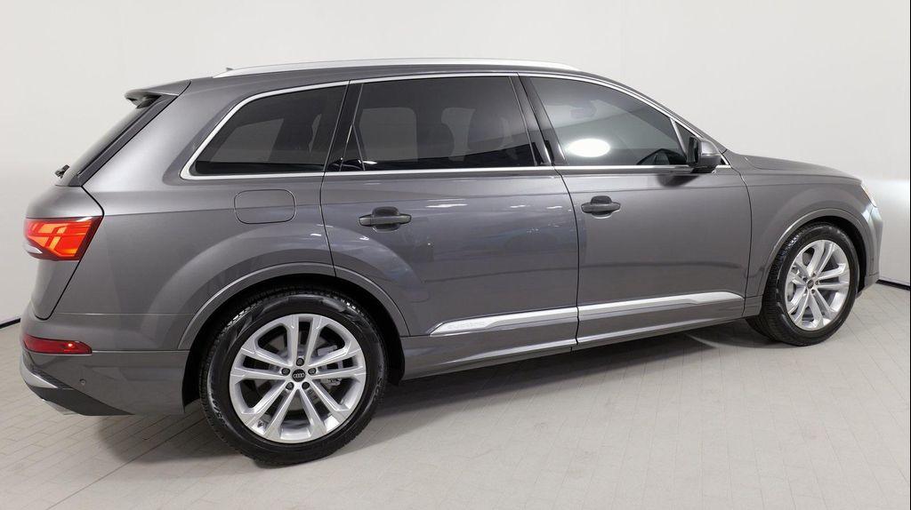 used 2025 Audi Q7 car, priced at $63,999
