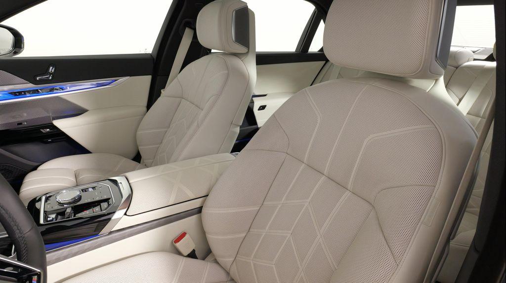 used 2023 BMW 760 car, priced at $79,999