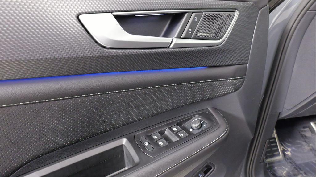 used 2025 Volkswagen Atlas Cross Sport car, priced at $45,999