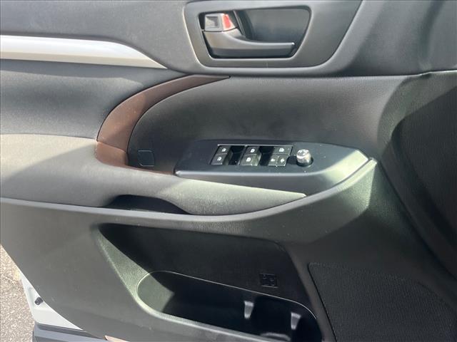 used 2019 Toyota Highlander car, priced at $23,480