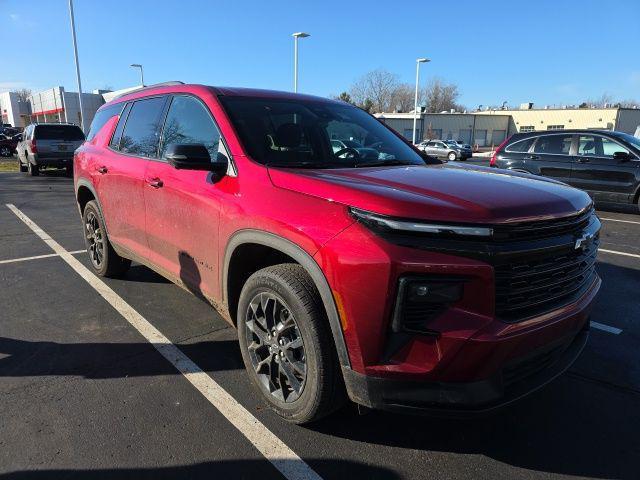 used 2024 Chevrolet Traverse car, priced at $40,599
