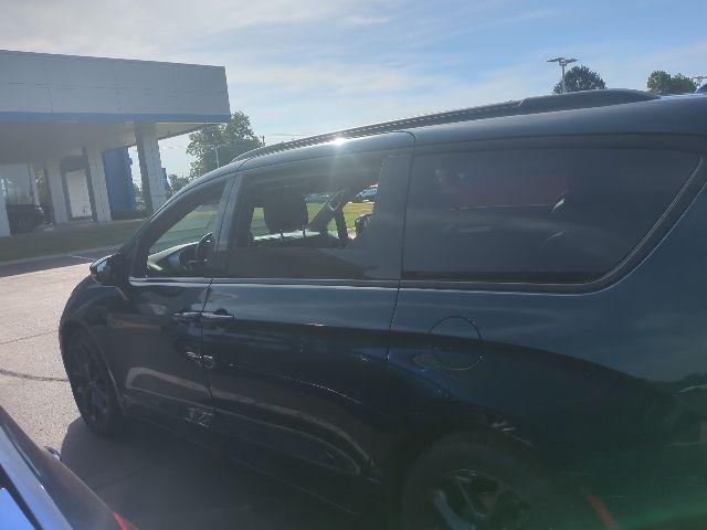 used 2022 Chrysler Pacifica car, priced at $25,806