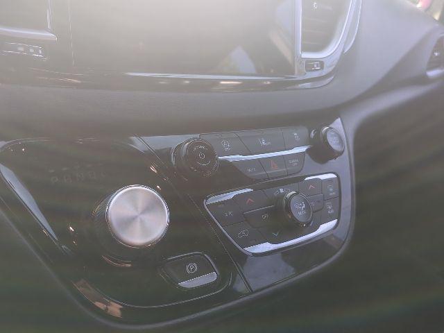 used 2022 Chrysler Pacifica car, priced at $25,806