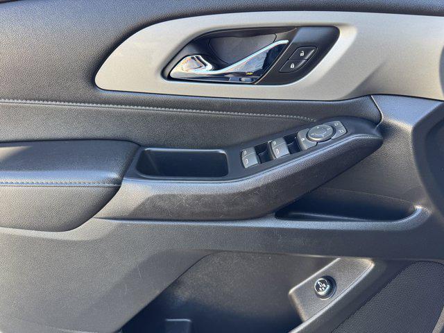 used 2023 Chevrolet Traverse car, priced at $29,777