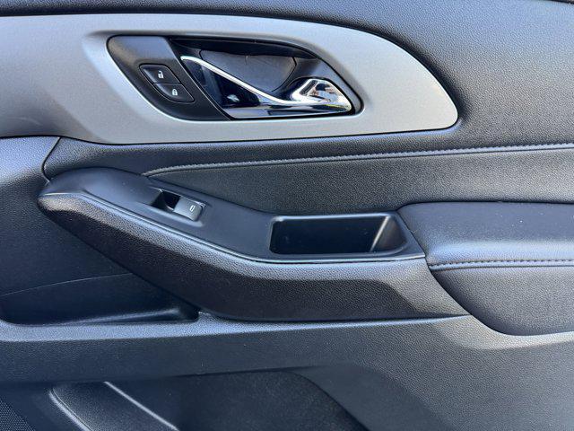 used 2023 Chevrolet Traverse car, priced at $29,777