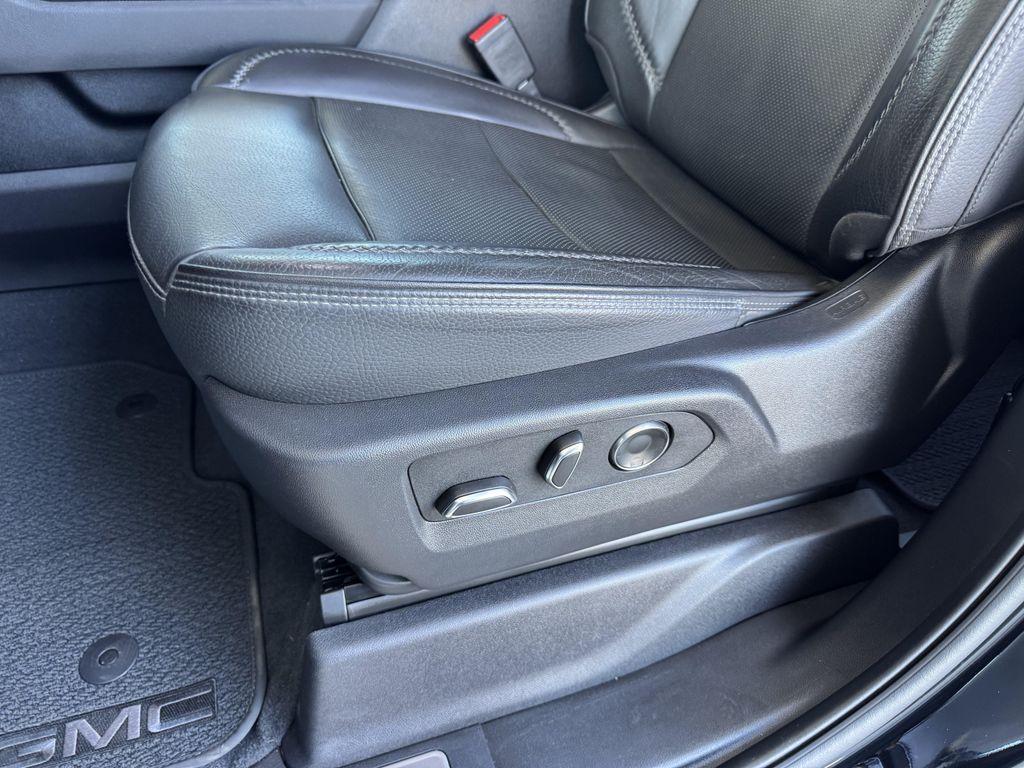 used 2025 GMC Sierra 2500 car, priced at $75,073