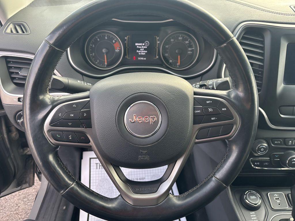 used 2019 Jeep Cherokee car, priced at $16,372