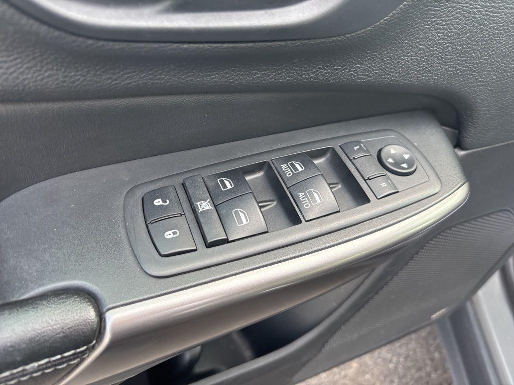 used 2019 Jeep Cherokee car, priced at $16,372