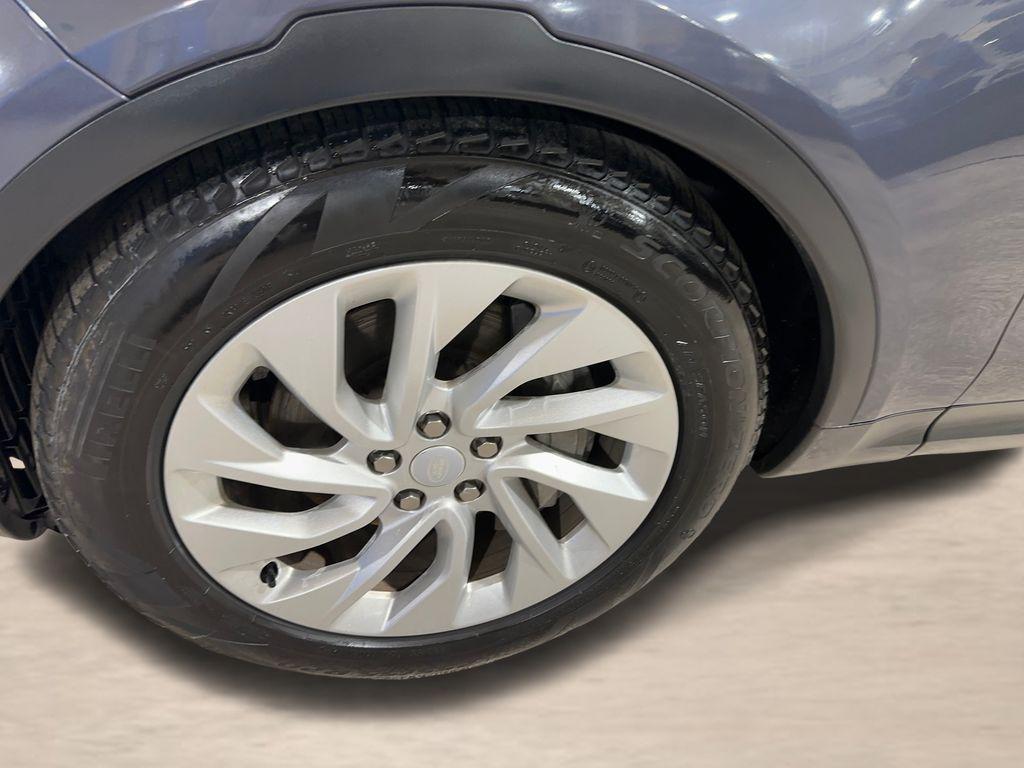 used 2024 Land Rover Discovery car, priced at $30,999