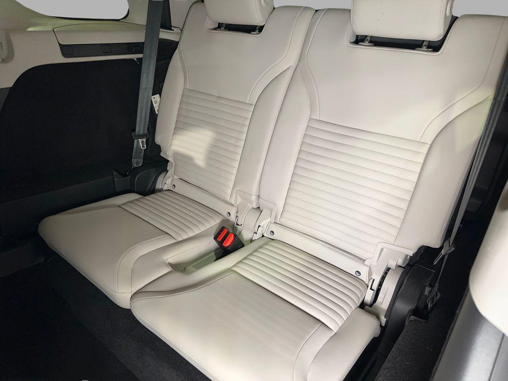 used 2024 Land Rover Discovery car, priced at $30,999