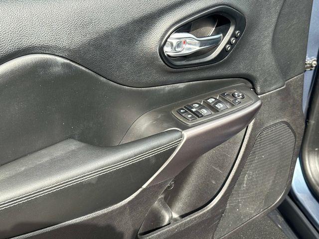 used 2021 Jeep Cherokee car, priced at $16,293