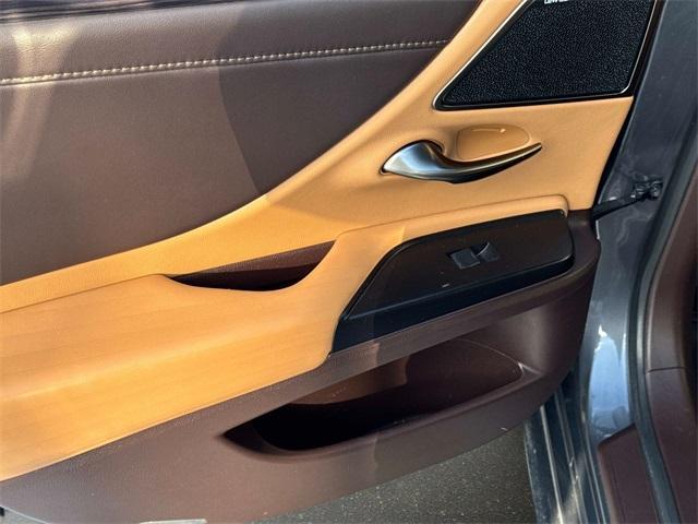 used 2020 Lexus ES 300h car, priced at $28,991