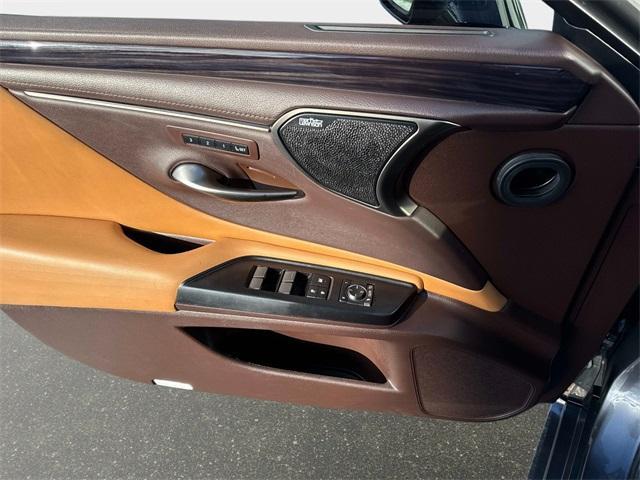 used 2020 Lexus ES 300h car, priced at $28,991