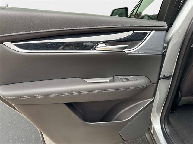 new 2026 Cadillac XT5 car, priced at $57,970