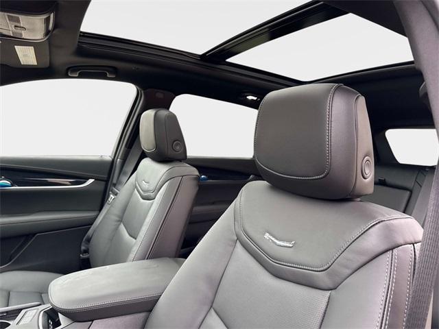 new 2026 Cadillac XT5 car, priced at $57,970