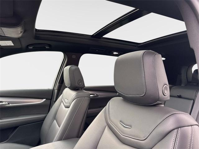 new 2025 Cadillac XT6 car, priced at $44,526
