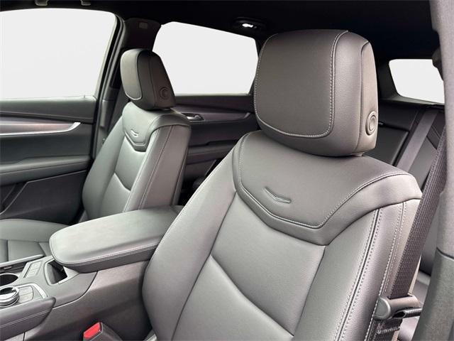 new 2025 Cadillac XT5 car, priced at $41,102