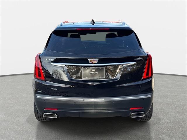 new 2025 Cadillac XT5 car, priced at $40,697