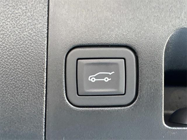 new 2025 Cadillac XT5 car, priced at $44,455