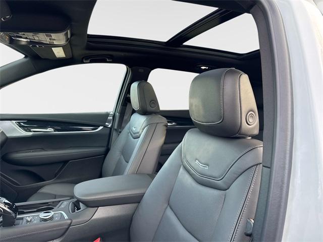 new 2026 Cadillac XT5 car, priced at $59,195